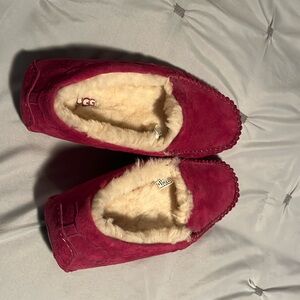 Hot Pink Ugg moccasins. Size 6.5. Never worn.